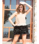 Abito corto elegante con gonna piumata