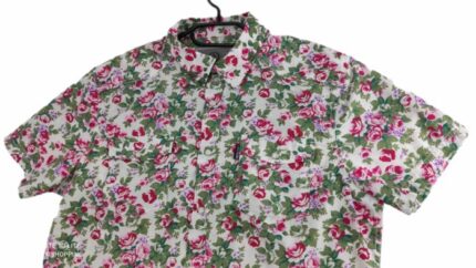CHEMISE BLANCHE À FLEURS ROUGES TAILLE L PAR HEROD