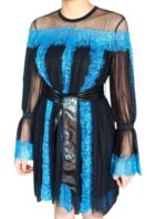 Robe courte bicolore noire et bleue en tulle et dentelle